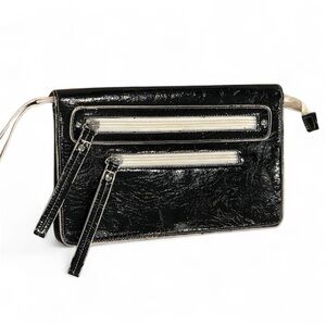 Retro Black and White Pleather Clutch Wristlet